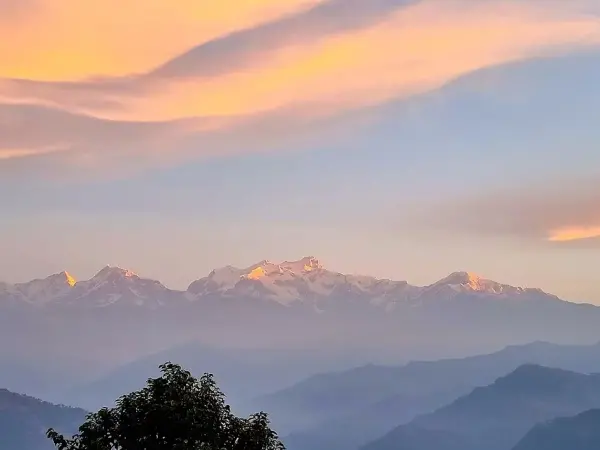  unrise from iepe illage 